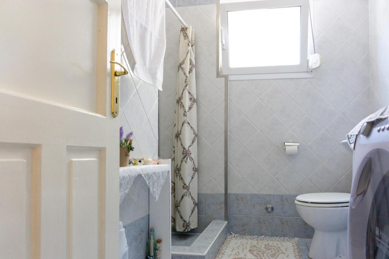 נאוי אפיבטיי Irene Seafront Apartment מראה חיצוני תמונה