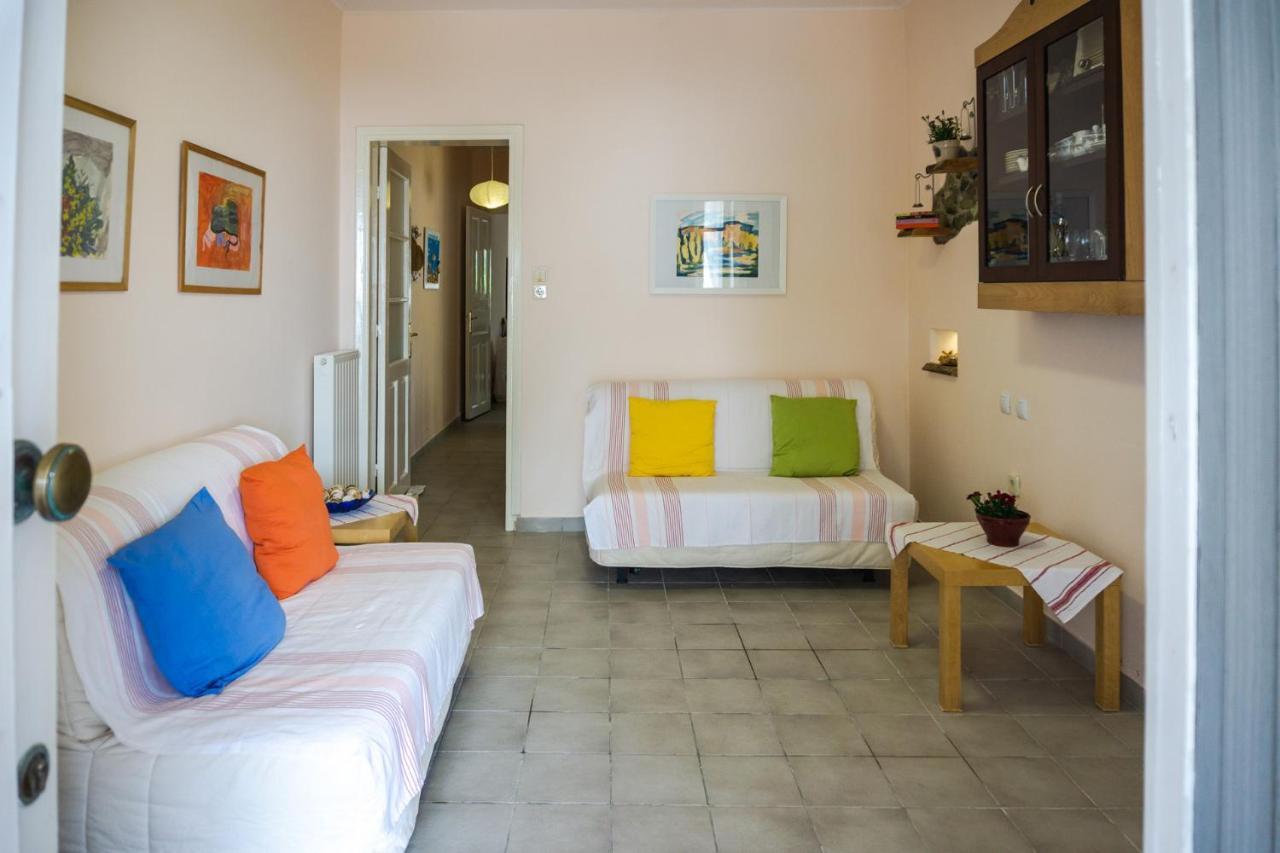 נאוי אפיבטיי Irene Seafront Apartment מראה חיצוני תמונה